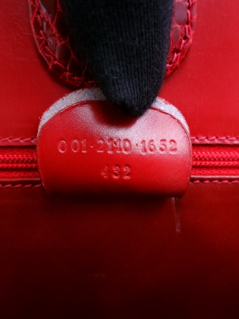 Gucci Burgundy Alligator Crossbody — 80's - Picture 7 of 13